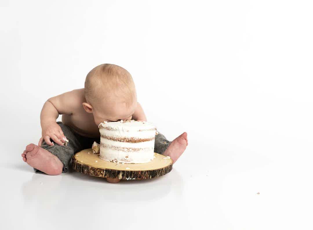 Conquer Emotional Eating: Unravel Your Food-Mood Connection in Menopause