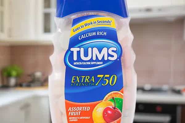Calcium Carbonate Antacids (Tums, Rolaids): What You Need to Know Before You Chew