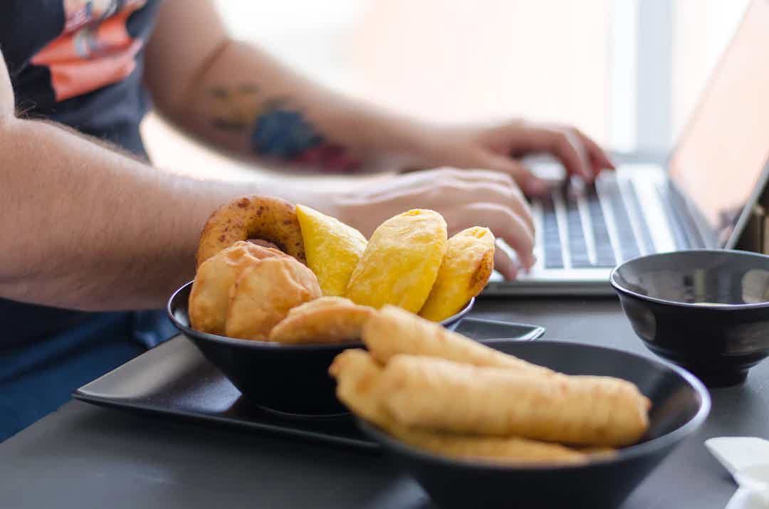 How Stress and Poor Eating Habits Slow Your Gut and Cause Bloating