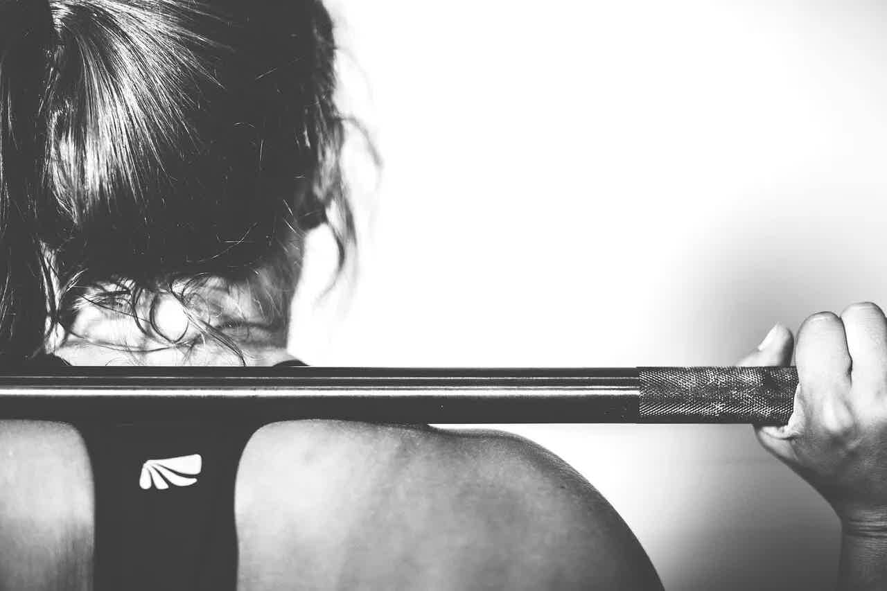 5 Reasons Women Should Embrace Weightlifting at the Gym